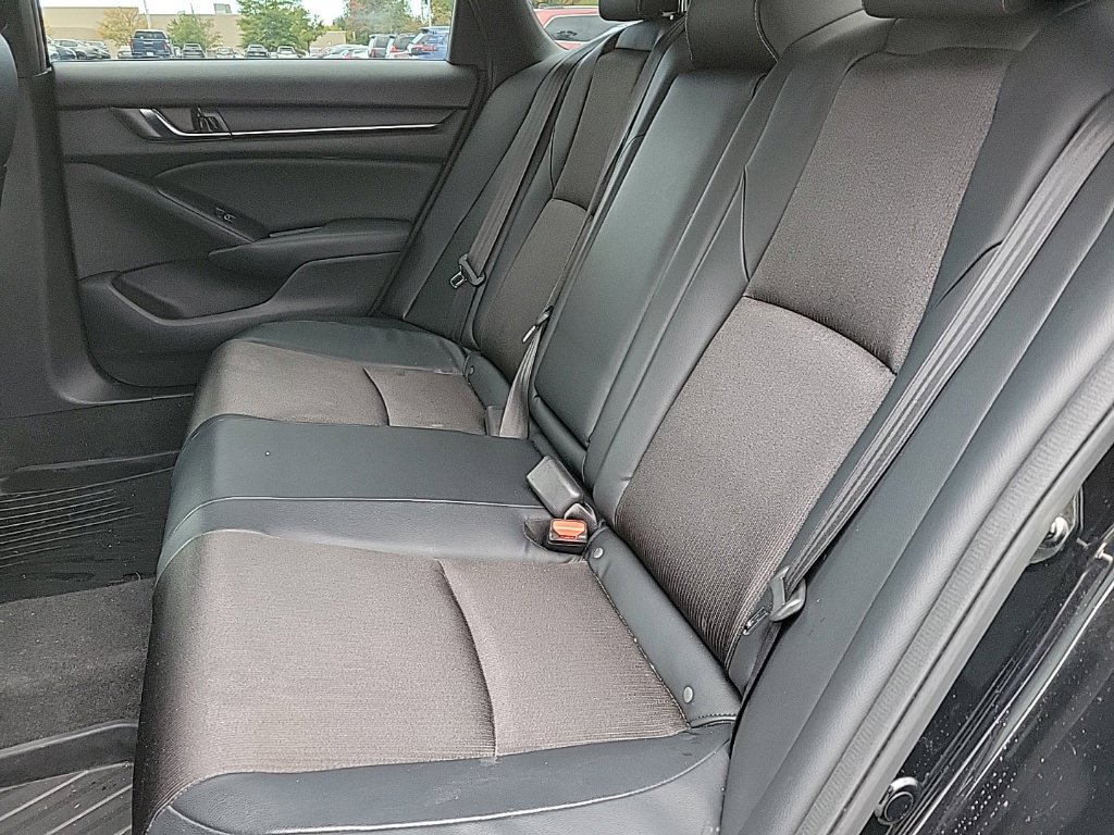 Used 2018 Honda Accord Sport image 8