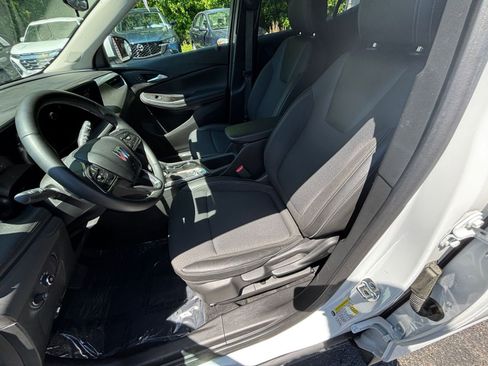 Used 2025 Buick Encore GX Preferred FWD image 31