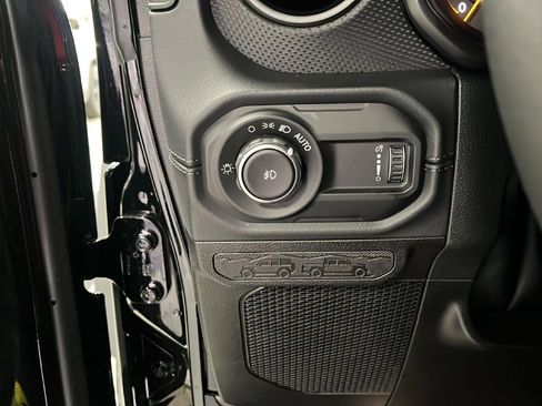 New 2026 Jeep Wrangler Unlimited Rubicon image 16