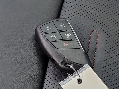 Used 2025 GMC Sierra 2500 AT4X w/ AT4X AEV Edition image 25