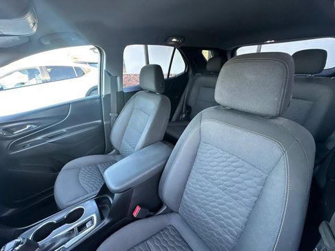 Used 2018 Chevrolet Equinox LT FWD image 22