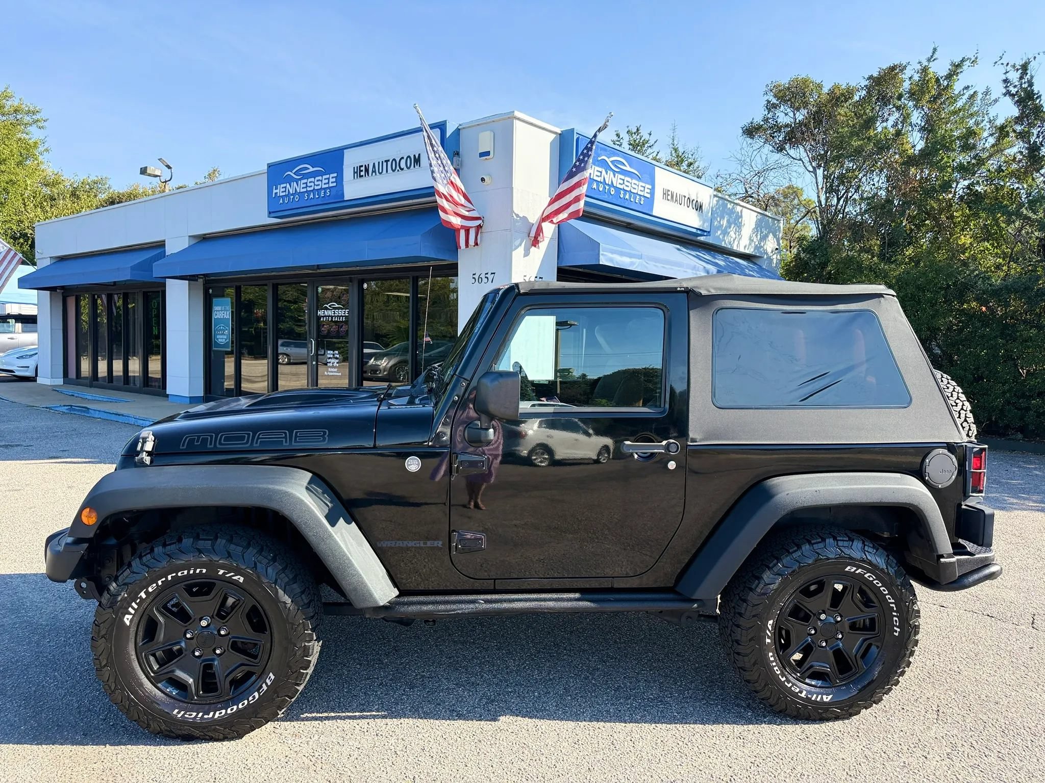 Used 2013 Jeep Wrangler Sahara AWD/4WD image 17