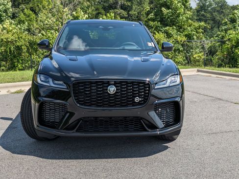 New 2026 Jaguar F-PACE SVR 575 Edition image 3
