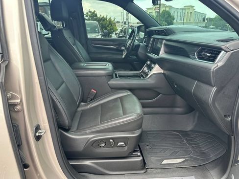Used 2021 GMC Yukon XL Denali w/ Denali Premium Package RWD image 13