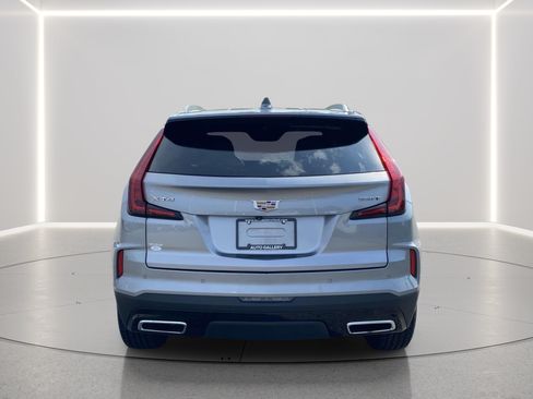 Used 2025 Cadillac XT4 Premium Luxury FWD image 3