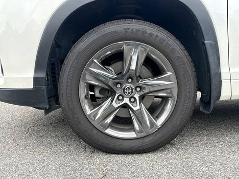 Used 2018 Toyota Highlander Limited Platinum AWD/4WD image 8