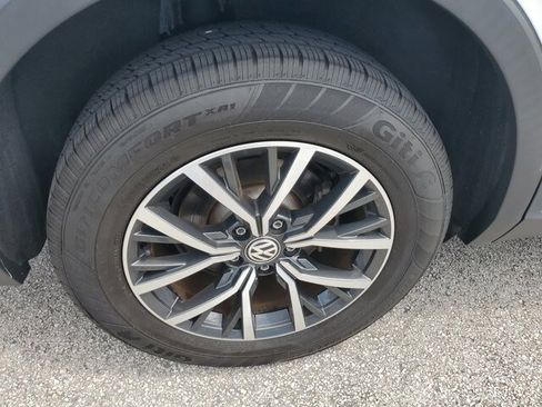 Used 2021 Volkswagen Tiguan S FWD image 9