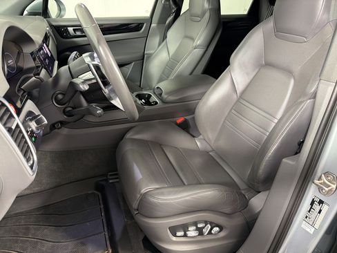 Certified 2021 Porsche Cayenne w/ Premium Package AWD/4WD image 5