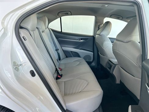 Used 2024 Toyota Camry SE image 34