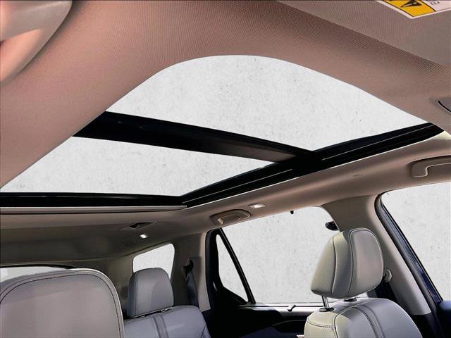 Used 2025 Honda Pilot Touring image 17