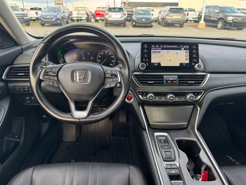 Used 2022 Honda Accord Touring image 9
