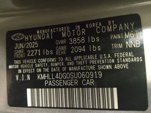 Used 2025 Hyundai Elantra SE FWD image 33