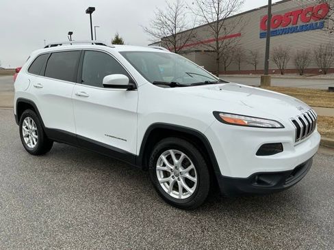 Used 2015 Jeep Cherokee Latitude w/ Comfort/Convenience Group image 2