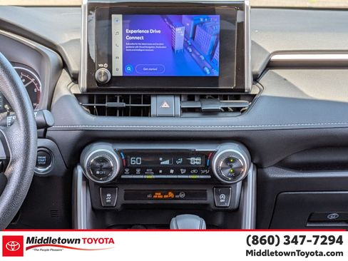 Used 2025 Toyota RAV4 XLE AWD/4WD image 30