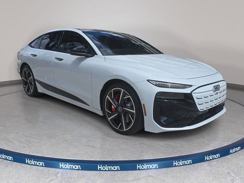 Used 2025 Audi S6 e-tron Prestige w/ 21" Black Optic Package AWD/4WD image 4
