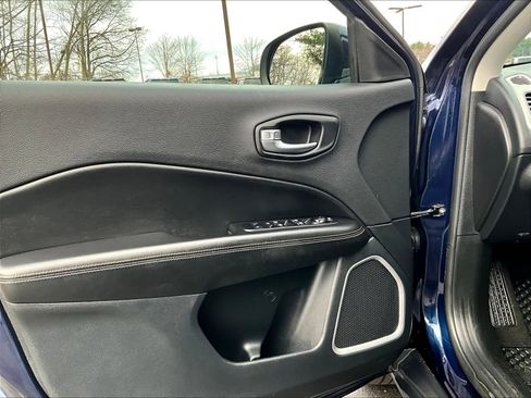 Used 2021 Jeep Compass Latitude w/ Convenience Group AWD/4WD image 9