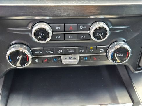 Used 2025 Ford F250 Lariat w/ Lariat Ultimate Package image 15