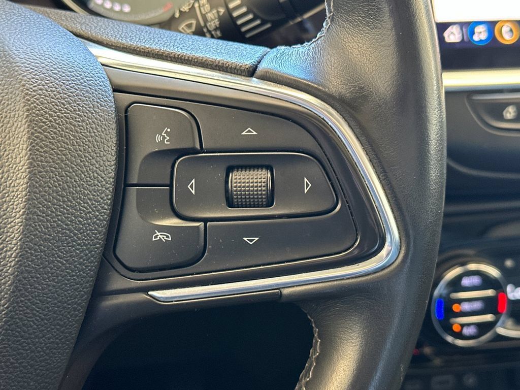 Used 2021 Buick Encore GX Select w/ Advanced Technology Package FWD image 28