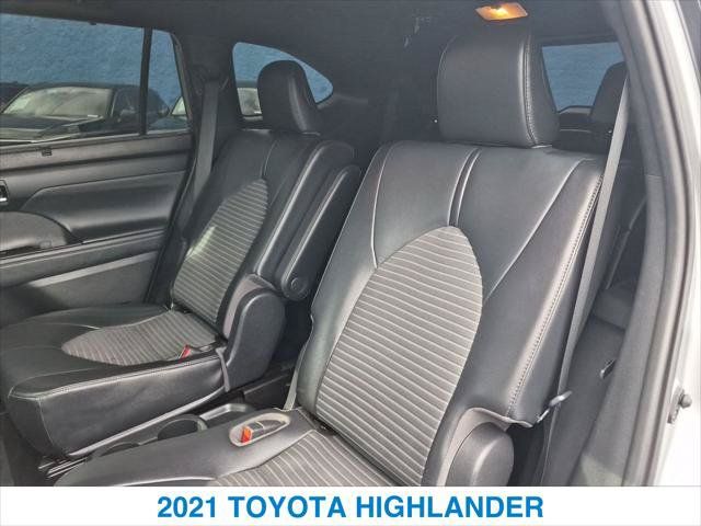 Used 2021 Toyota Highlander XSE FWD image 23