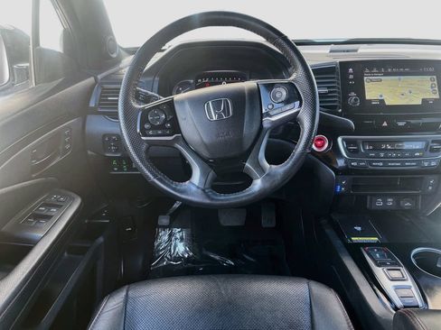 Used 2025 Honda Passport Black Edition image 23
