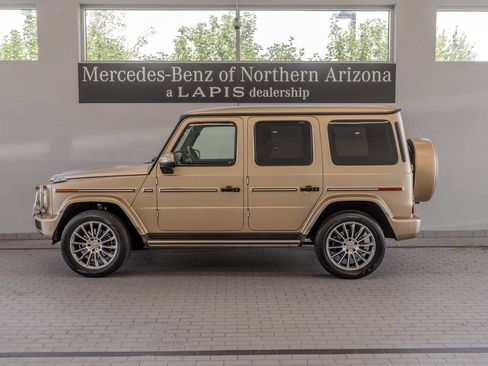Used 2023 Mercedes-Benz G 550 image 2