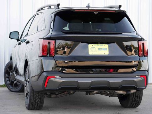 Used 2025 Kia Sorento SX Prestige w/ Sage Leather Package image 6