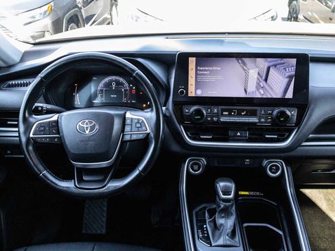 Certified 2024 Toyota Grand Highlander XLE image 22