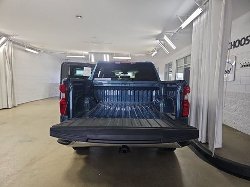 Used 2024 Chevrolet Silverado 1500 LT AWD/4WD image 15