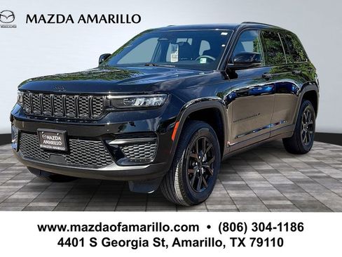 Used 2025 Jeep Grand Cherokee Altitude image 1