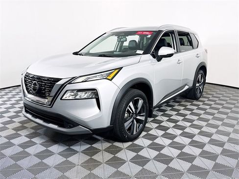 Certified 2021 Nissan Rogue SL image 3
