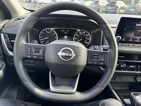 New 2026 Nissan Rogue SV image 12