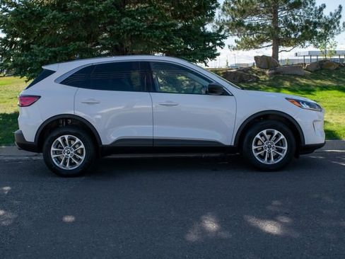 Used 2022 Ford Escape SE image 7