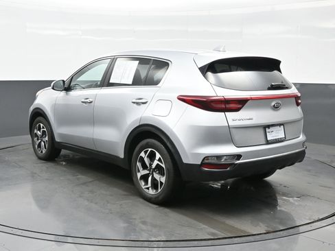 Used 2022 Kia Sportage LX image 4