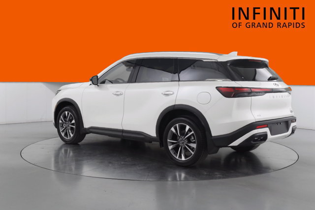 Used 2023 INFINITI QX60 Luxe AWD/4WD image 5