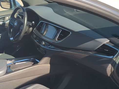Used 2024 Buick Enclave Premium image 29