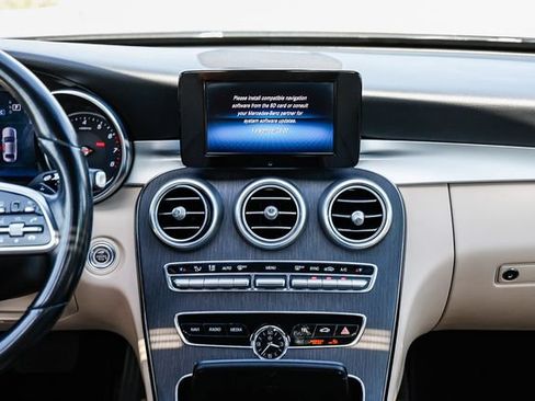 Used 2019 Mercedes-Benz C 300 Sedan image 13