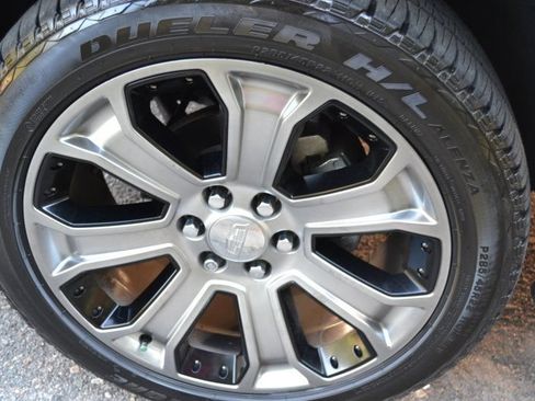 Used 2018 Cadillac Escalade Luxury AWD/4WD image 39