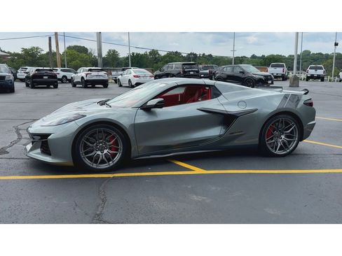 Used 2024 Chevrolet Corvette Z06 RWD image 5