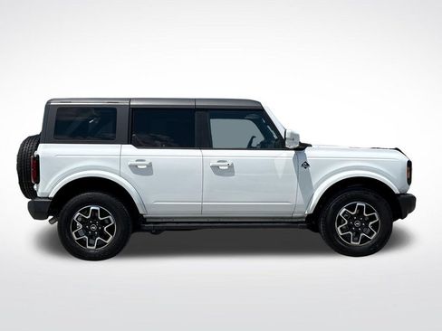 Used 2024 Ford Bronco Outer Banks AWD/4WD image 9
