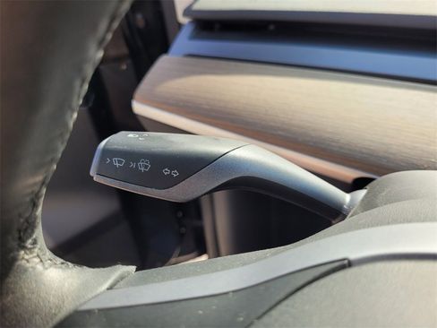 Used 2022 Tesla Model Y Performance image 32