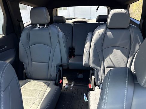 Used 2023 Buick Enclave Essence w/ Experience Buick Package AWD/4WD image 10