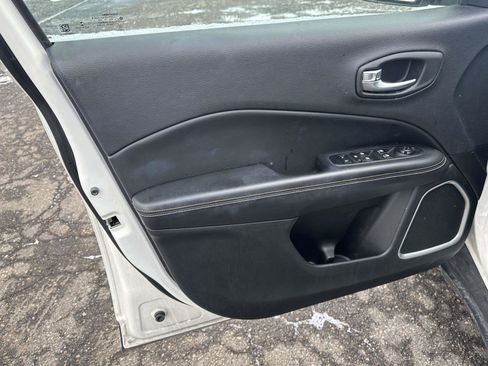 Used 2018 Jeep Compass Latitude w/ Popular Equipment Group image 16