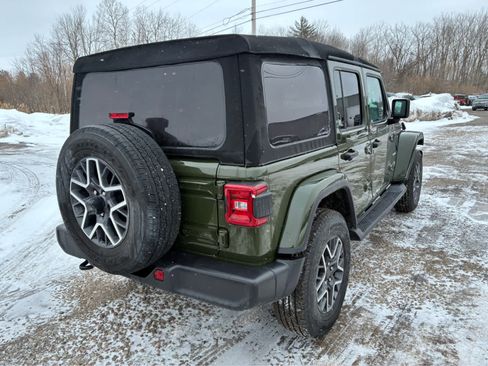 Used 2024 Jeep Wrangler Sahara image 5