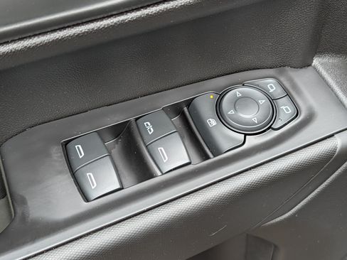 Used 2021 Chevrolet Silverado 1500 Custom AWD/4WD image 19