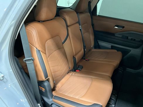 Used 2025 Nissan Pathfinder Platinum w/ Cargo Package AWD/4WD image 24