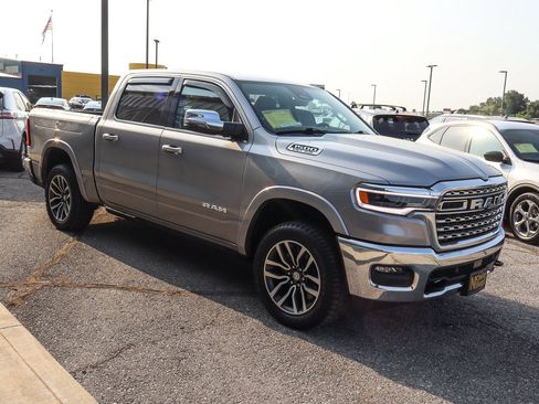 Used 2025 RAM 1500 Limited w/ Off Road Group AWD/4WD image 3