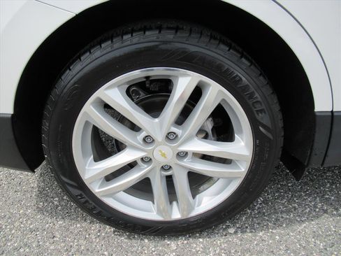 Used 2018 Chevrolet Equinox Premier image 8