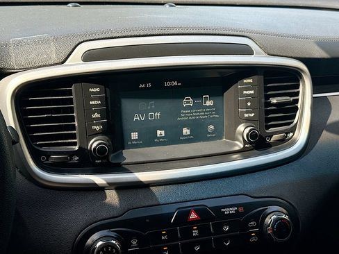 Used 2019 Kia Sorento FWD image 15