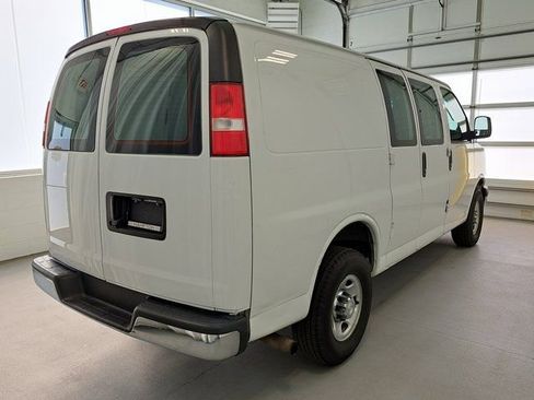 Used 2017 Chevrolet Express 2500 RWD image 5