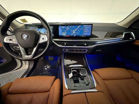 Used 2023 BMW X7 xDrive40i w/ Premium Package image 16